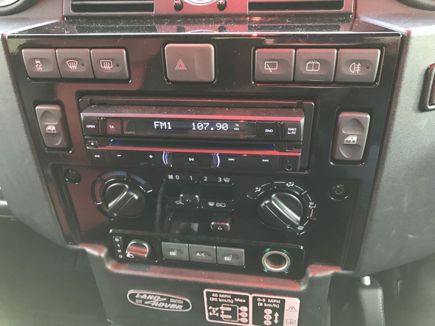 DEFENDER2.NET - View topic - [For Sale] Clarion NZ502E single din 7